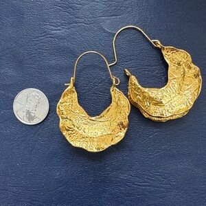 Elegant Gold Crescent Earrings